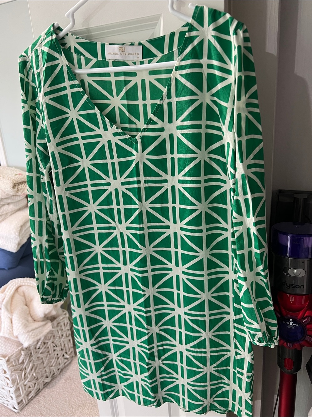 Amanda Uprichard Green and White Geometric V‑Neck Long Sleeve Dress